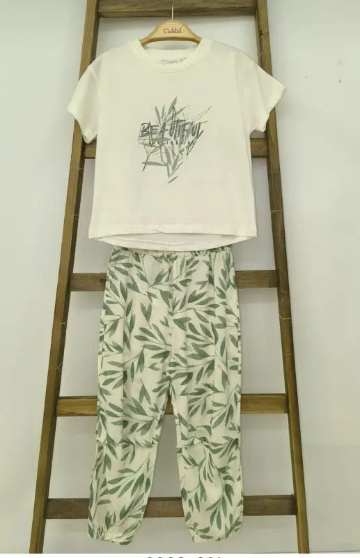 Beatıful Yazılı Yaprak Desenli Pantolonlu Kız Çocuk Takım - Ekru-Yeşil Renk - 4 - 8 Yaş - Kız Çocuk Giyim/Kız Çocuk