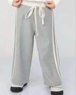 Beyaz Fiyonklu Kız Çocuk Eşofman Takımı – Uzun Kollu Üst & Gri Bol Paça Pantolon | 5-7 Yaş Günlük Konfor” - Kız Çocuk