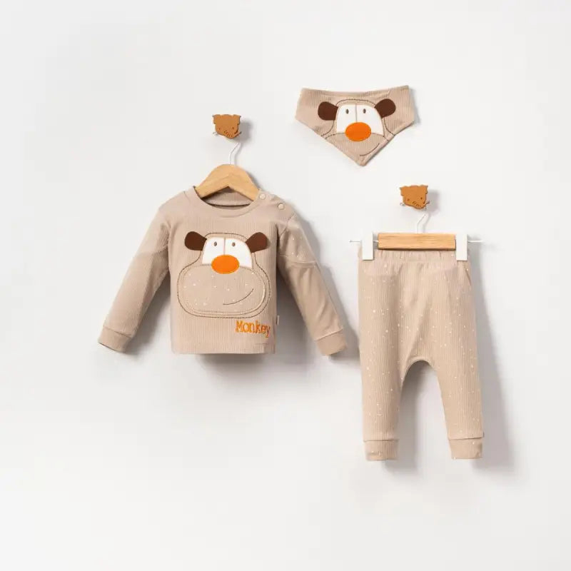 Erkek Bebek Monkey Nakışlı Kulaklı Araba Baskılı Fularlı 3Lü Takım - Bebek Giyim/Erkek Bebek Giyim/Erkek Bebek Takımları