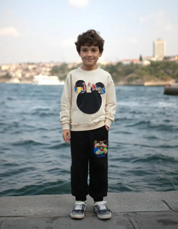 Erkek Çocuk Friends Disney Baskılı -Arka Kısmı Mickey Baskılı Eşofman Takımı - Erkek Çocuk Giyim/Erkek Çocuk Takım