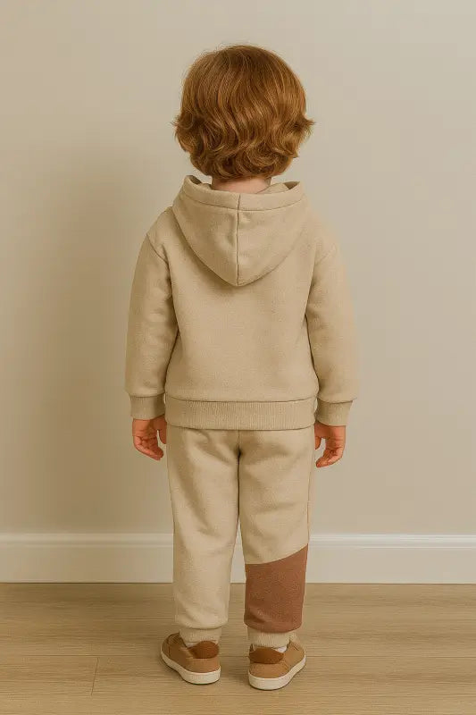 Erkek Çocuk Graffiti Baskılı Kapüşonlu Eşofman Takımı – Bej & Kahverengi 3 İplik Kanguru Cepli (3-6 Yaş) - Erkek Çocuk