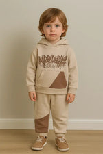 Erkek Çocuk Graffiti Baskılı Kapüşonlu Eşofman Takımı – Bej & Kahverengi 3 İplik Kanguru Cepli (3-6 Yaş) - Erkek Çocuk
