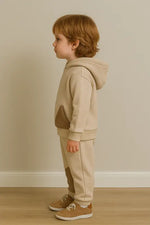 Erkek Çocuk Graffiti Baskılı Kapüşonlu Eşofman Takımı – Bej & Kahverengi 3 İplik Kanguru Cepli (3-6 Yaş) - Erkek Çocuk