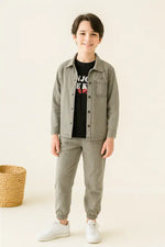 Erkek Çocuk Haki Çizgili Keten Jogger Takım – Çıtçıtlı Gömlek-Ceket & Elastik Pantolon | 10-12 Yaş” - Erkek Çocuk