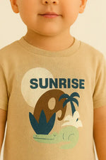 Erkek Çocuk Hayvan Figürlü - Sunrıse Yazılı - Kısakollu- Bisiklet Yaka - Tişöertlü - Beli Lastikli- Çizgi Baskılı