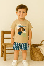 Erkek Çocuk Hayvan Figürlü - Sunrıse Yazılı - Kısakollu- Bisiklet Yaka - Tişöertlü - Beli Lastikli- Çizgi Baskılı