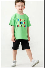 Erkek Çocuk I Dont Couse Trouble Yazılı Yeşil Renkli Kısa Kollu Tişörtlü Şortlu Takım - Bebek Giyim/Erkek Bebek