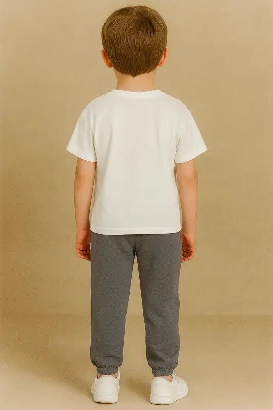 Erkek Çocuk Kısakollu - Bisiklet Yaka - Tişörtlü - Bel Ve Bilek Kısmı Lastikli - Cep Detaylı- Uzun Paça -Keten