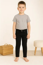 Erkek Çocuk Siyah Likralı Jean Pantolon – Slim Fit 5 Cep % 98 Pamuk % 2 Elastan (5-7 Yaş) - Erkek Çocuk Giyim/Erkek