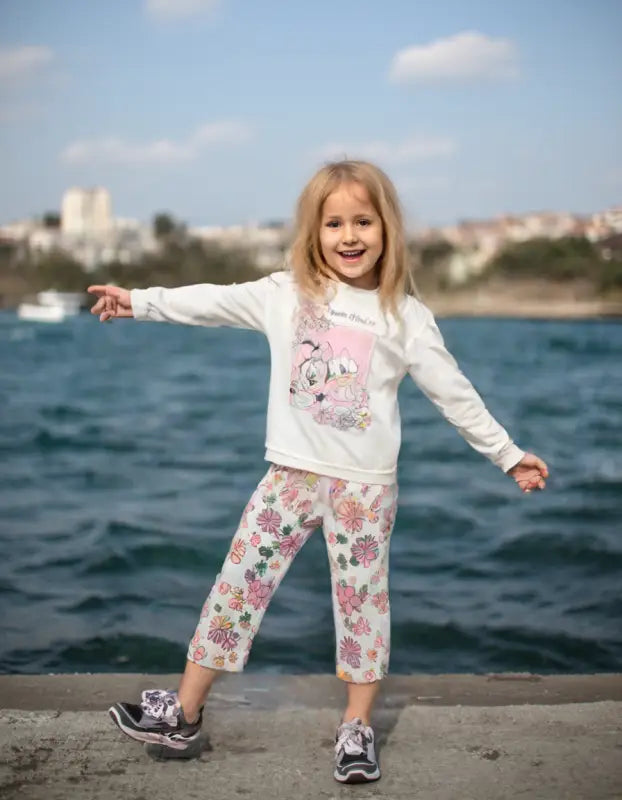 Kız Bebek Duffy Ve Mickey Baskılı Sweat-Çiçek Desenli -İspanyol Paçalı-Beli Lastikli Pantolonlu 2Li Tk. - Bebek