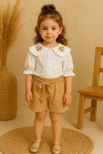 Kız Çocuk Önden Düğneli - Yaka Kısmı Çiçek Nakışlı - Kısa Kollu Gömlekli- Bel Kısmı Bağçıklı- Lastikli - Şortlu Takım