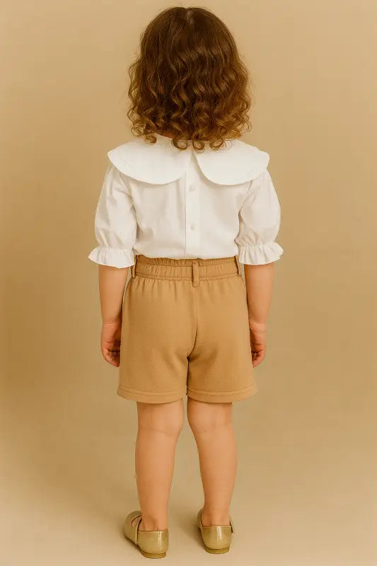 Kız Çocuk Önden Düğneli - Yaka Kısmı Çiçek Nakışlı - Kısa Kollu Gömlekli- Bel Kısmı Bağçıklı- Lastikli - Şortlu Takım