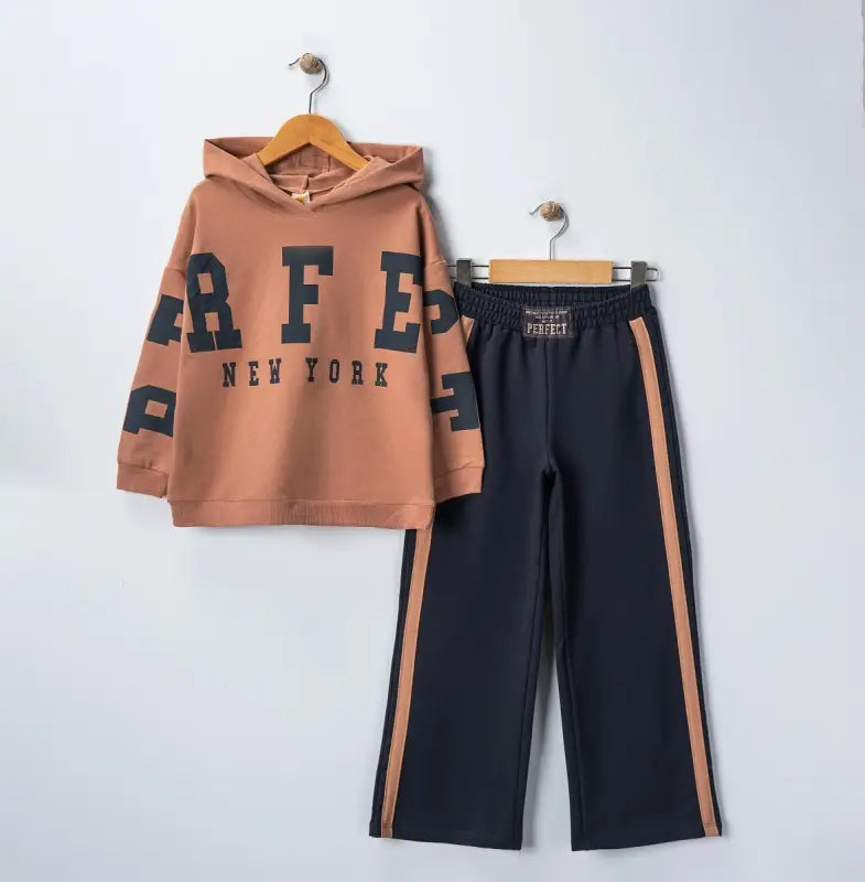 Kız Çocuk Rfe Newyork Yazılı Kapşonlu Kahve Renk Eşofman Takımı - Kız Çocuk Giyim/Kız Çocuk Takım