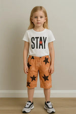 Kız Çocuk “Stay Positive” Takım – Beyaz Baskılı T-Shirt + Turuncu Yıldız Desenli Bermuda (5-8 Yaş) - Kız Çocuk