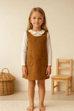Kız Çocuk Süet Görünümlü Cepli Jumper Elbise & Fitilli Fırfır Yakalı Bluz Takımı – Karamel Kahverengi (5-7 Yaş) - Kız