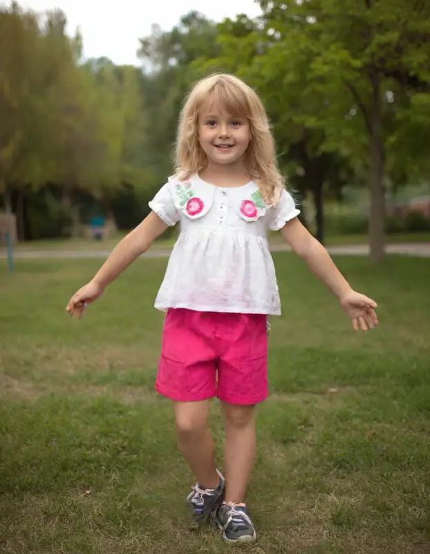 Kız Çocuk Yakası Çiçek Nakışlı Düğmeli Müslin Kumaş Şortlu 2Li Takım - 1-2-3-4 Yaş - Kız Çocuk Giyim/Kız Çocuk Takım