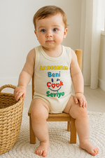 Ünisex anneannem beni çok seviyor yazılı sıfır kollu çıtçıtlı bady