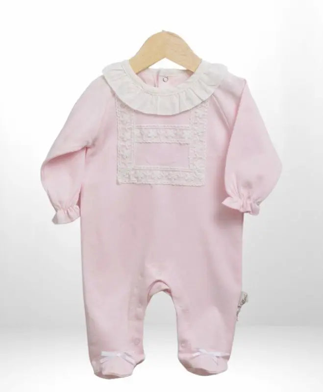 Kız Bebek Yakalı Ve Fisto Detaylı Ayaklı Tulum - Pembe Renk - Fistolu - Yaka Kısmı Fırfırlı - Ayaklı -2-6 Ay - Bebek