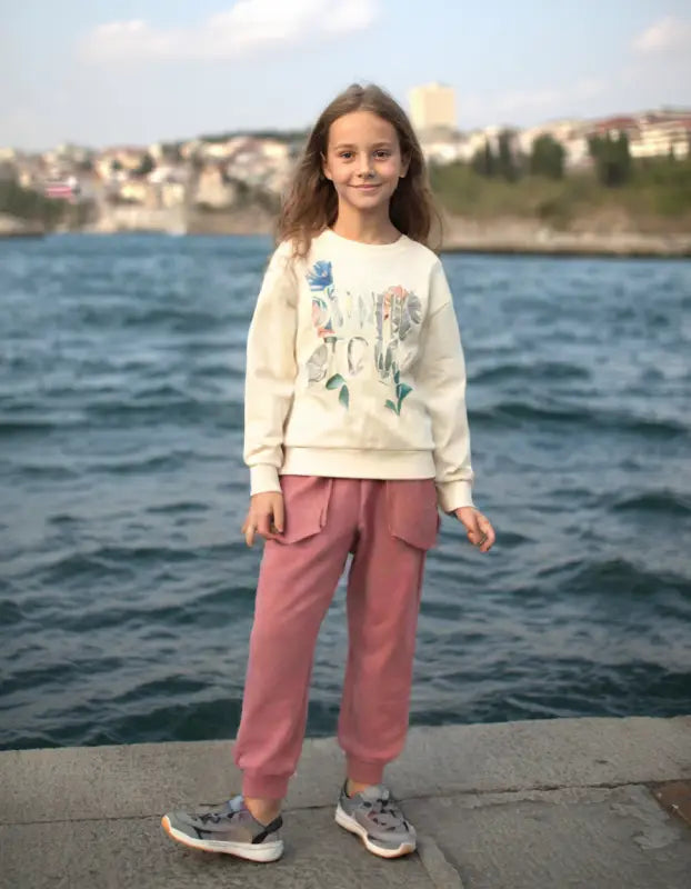 Kız Çocuk Down Town Yazılı Çiçek Baskılı Fırfırlı Cepli Pantolonlu 2Li Takım - Kız Çocuk Giyim/Kız Çocuk Takım