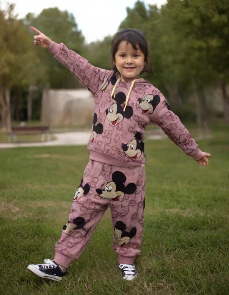 Pembe Kapşonlu Bebek Takımı 2 Parça Kız Bebek Giyim Mickey Baskılı rahat ve şık