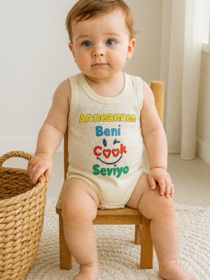 Ünisex Anneannem Beni Çok Seviyor Yazılı Sıfır Kollu Çıtçıtlı Bady - Almira Bebek