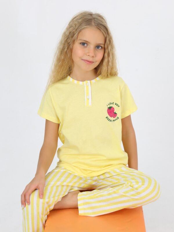 Kız Çocuk I Love You Berry Much Yazılı Çilek Baskılı Sarı Renk Pijama Takımı - 2. görsel
