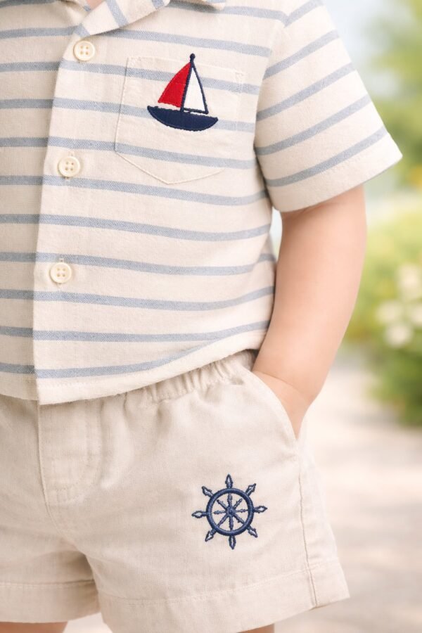 Erkek Çocuk Gemi Nakışlı Çizgili Keten Gömlek ve Şort Takımı Mavi Beyaz Çizgili - Gorsel 3