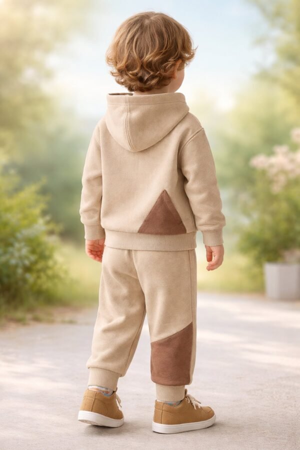 Erkek Çocuk Kapşonlu Kanguru Cepli Takım Kahverengi Renkli ve Rahat - Gorsel 4
