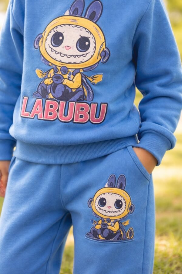 Erkek Çocuk Labubu Baskılı Mavi Renk Takım, rahat ve kullanışlı çocuk giyim - Gorsel 3