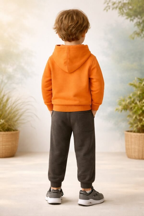 Erkek Çocuk turuncu eşofman takımı, rahat hareket ve dayanıklı yapı ile - Gorsel 4
