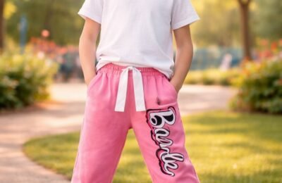 Kız Çocuk Barbie Desenli Pamuklu Alt Eşofman Takımı Pembe Renkli ve Rahat