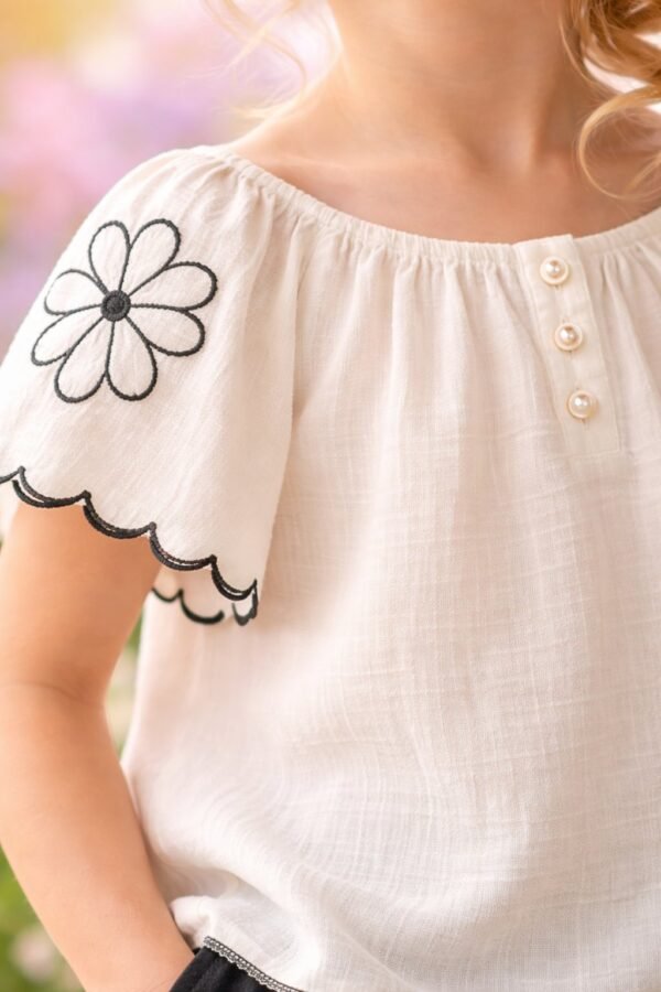 Kız Çocuk Ekru Geniş Yaka Çiçek Nakışlı Takım çocuk giyim şık ve rahat - Gorsel 3