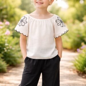 Kız Çocuk Ekru Geniş Yaka Çiçek Nakışlı Takım