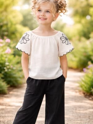 Kız Çocuk Ekru Geniş Yaka Çiçek Nakışlı Takım çocuk giyim şık ve rahat