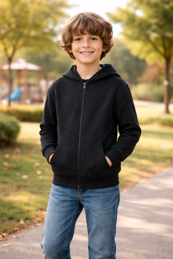 Siyah Kapşonlu Erkek Çocuk Hırkası Fermuarlı Cep Detaylı 9-12 Yaş